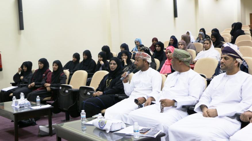 جريدة الرؤية العمانية "غرفة شمال الشرقية" تناقش آليات تطوير مراكز جريدة الرؤية العمانية "غرفة شمال الشرقية" تناقش آليات تطوير مراكز