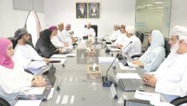 صورة اجتماع أعضاء اللجنة.jpg