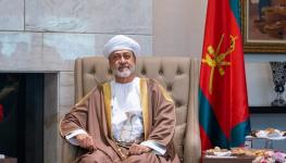 جلالة السلطان لقاء مقر الإقامة في الجزائر (1).jpg