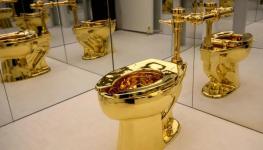 مرحاض ذهبي.jpg