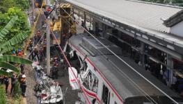 تصادم قطارين.jpg