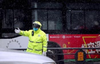 الصين تعلن عن 98 حالة وفاة جديدة بفيروس كورونا يوم الاثنين.jpg