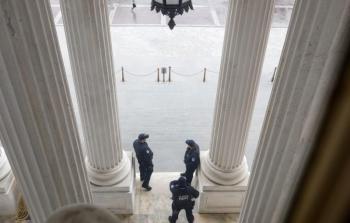 الشيوخ الأمريكي  يقر مشروع قانون بتريليوني دولار لمواجهة فيروس كورونا.jpg