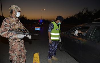 قوات السلطان المسلحة الشرطة كورونا (3).JPG