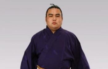 وفاة مصارع السومو.jpg