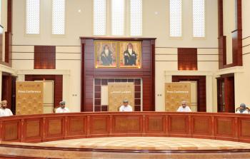 المؤتمر-الصحفي-الحادي-عشر-للجنة-العليا-المكلفة-ببحث-آلية-التعامل-مع-التطورات-الناتجة-عن-انتشار-فيروس-كورونا-(كوفيد١٩)....-تصوير-العمانية-٣.jpg