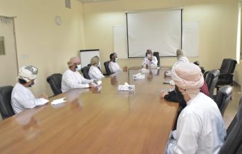 وزير-الصحة-يقوم-بزيارة-لمحافظتي-شمال-وجنوب-الباطنة-(2).jpg