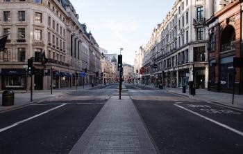 إغلاقات أوروبا لندن كورونا.jpeg