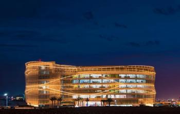 مبنى عمانتل.jpg