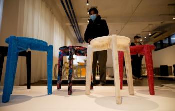 مقعد من الكمامات.jpg