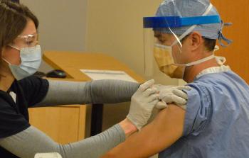 كورونا لقاح.jpg