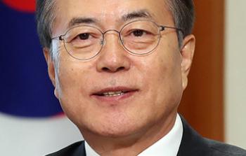 Moon_Jae-in_(2017-10-01)_cropped.jpg