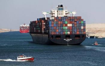 تكدس في قناة السويس.jpeg