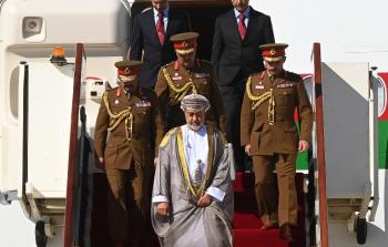 عودة جلالة السلطان هيثم من الدوحه.jpg