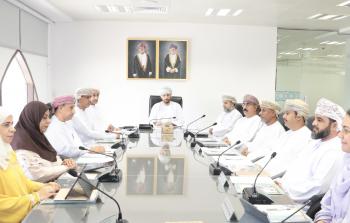 صورة من اجتماع أعضاء اللجنة.jpg