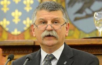 رئيس الجمعية الوطنية المجرية.jpg