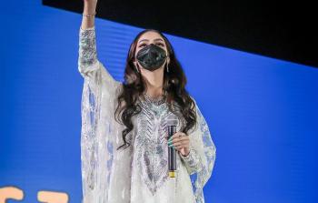 الفنانة الإماراتية زهرة وابنتها روضة (3).jpg