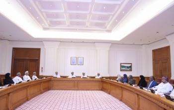 اللجنة الخاصة لدراسة الية تنويع مصادر الدخل في سلطنة عمان  (1).JPG