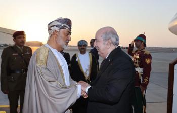 جلالة السلطان والرئيس الجزائري (4).jpeg