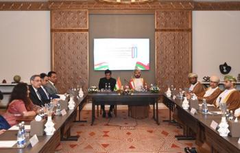 اللجنة العمانية الهندية.jpg