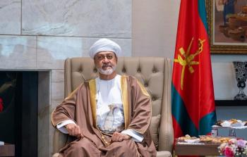 جلالة السلطان لقاء مقر الإقامة في الجزائر (1).jpg