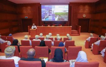 مجلس الدولة يستضيف رئيس جهاز الاستثمار العماني  (1).JPG