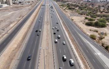 السياقة ببطء على المسار الأيسر في الطرق الرئيسية3.jpeg