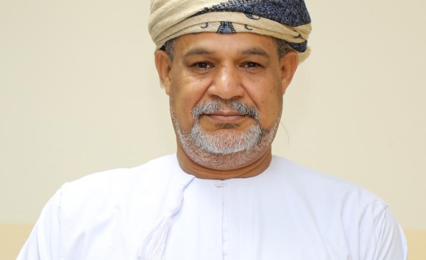 د. عبدالعزيز بن محمد الصوافي. التفكير الناقد.. حصانة للمجتمع في عصر الشائعات الرقمية 