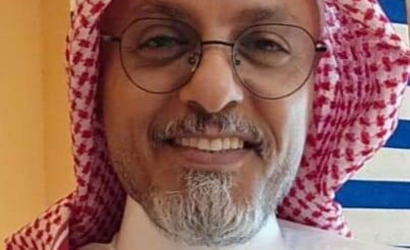 انحنى قلمه وظهره ولم يبلغ الرشد