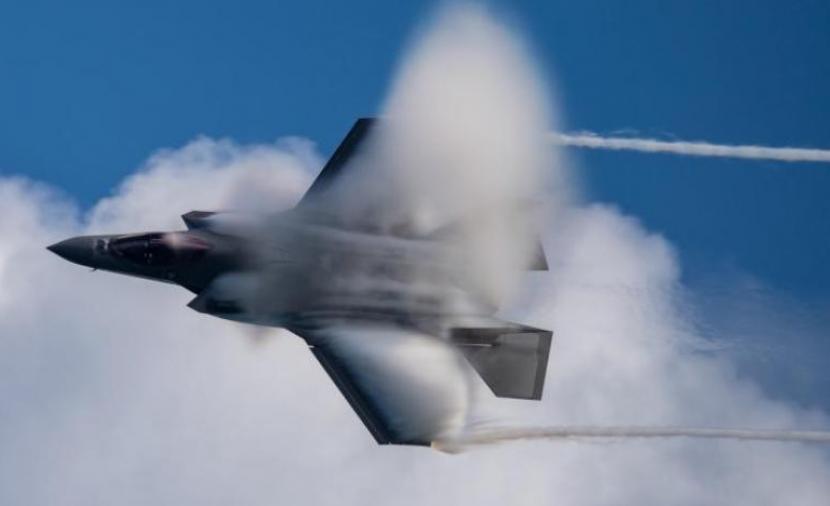 إيران تعلن استخدام نظام دفاع جوي جديد وإسقاط مقاتلات ومسيّرات أمريكية 