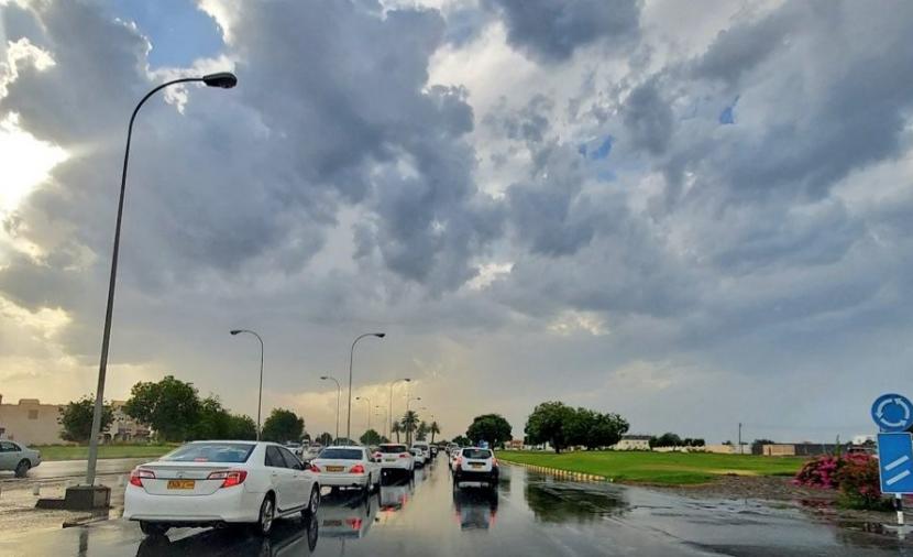 أمطار وغبار.. آخر تطورات المنخفض الجوي "أخدود الخزام" #عاجل 
