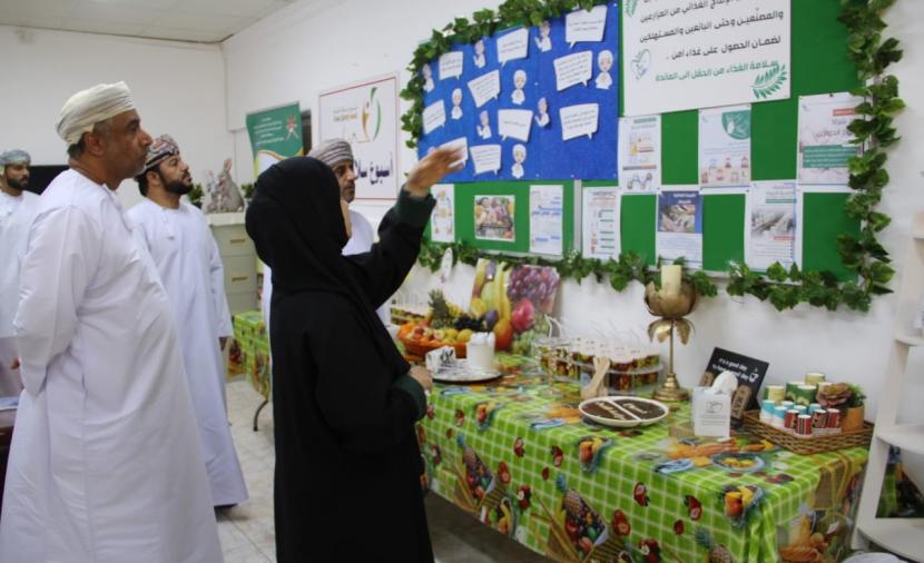 معرض خاص بمناسبة أسبوع سلامة الغذاء بعبري جريدة الرؤية العمانية