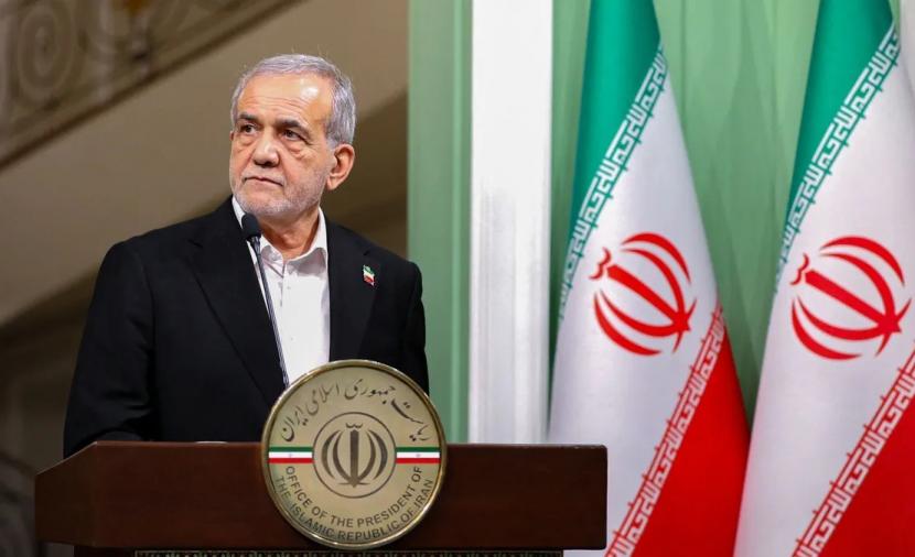 الرئيس الإيراني: هزيمة أمريكا في جنوب أصفهان يجب أن تكون عبرة للعالم 