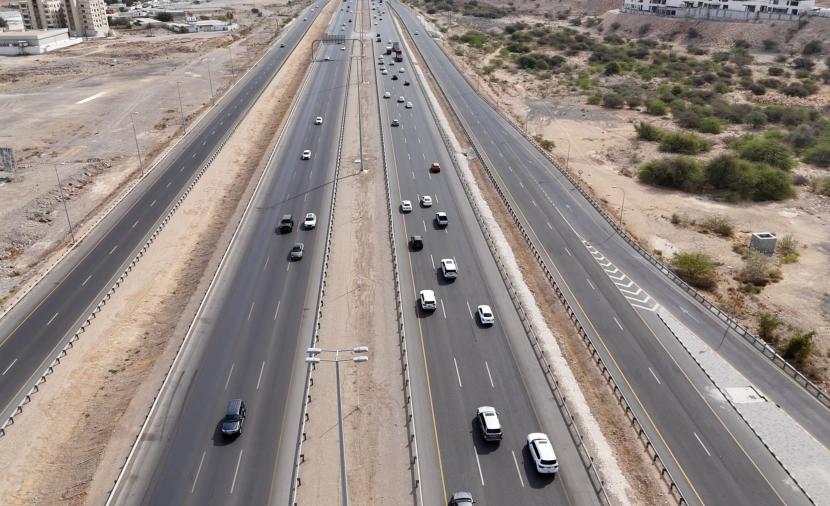 100 مليون ريال لتنفيذ منظومة متكاملة من مشروعات الطرق والبنية الأساسية بالداخلية 