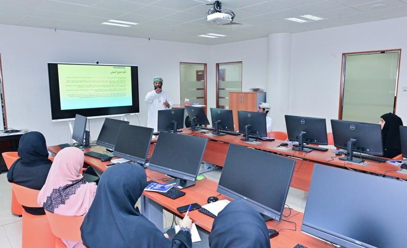 ورش تدريبية لموظفي "التعليم العالي" لتنمية المهارات وتجنب "الاحتراق الوظيفي" 