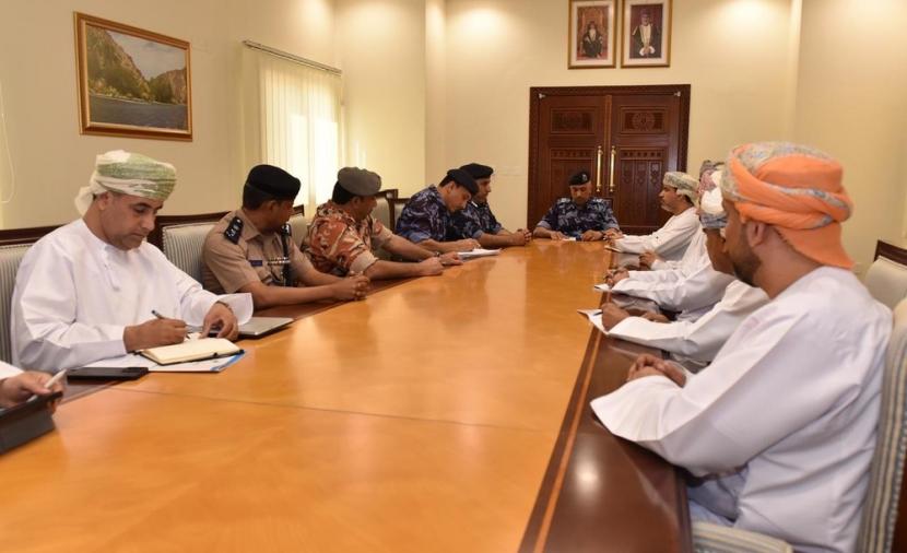 مناقشة جاهزية قطاعات إدارة الحالات الطارئة في جنوب الباطنة 