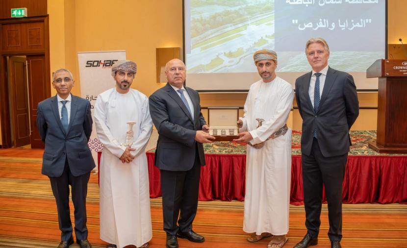 نائب رئيس الوزراء المصري يتعرف على المقومات الاستراتيجية لميناء صحار والمنطقة الحرة 