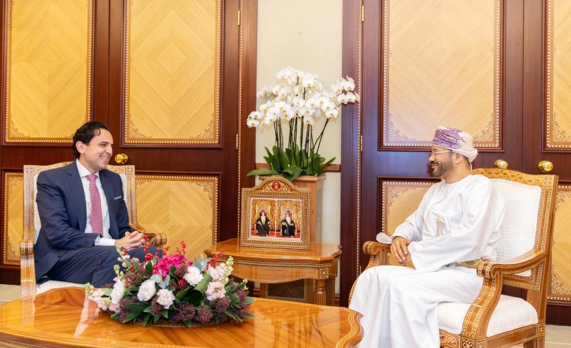 وزير الخارجية يتسلّم نسخًا من أوراق اعتماد سفيري فلسطين ولبنان 