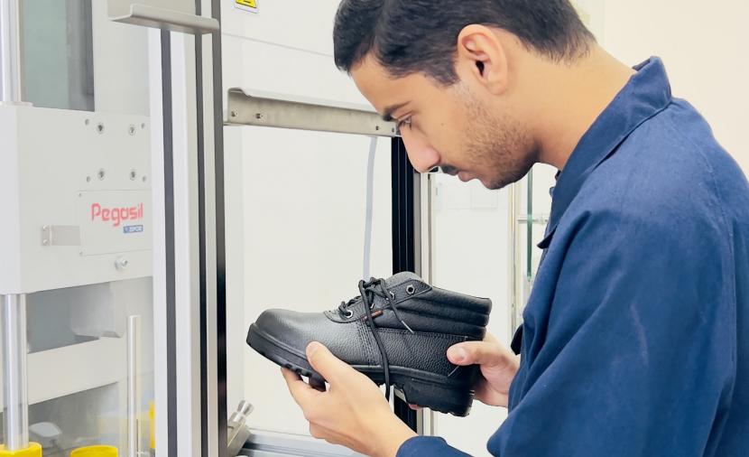 الكشف عن 10 ماركات غير مطابقة لمواصفات أحذية السلامة الوقائية 