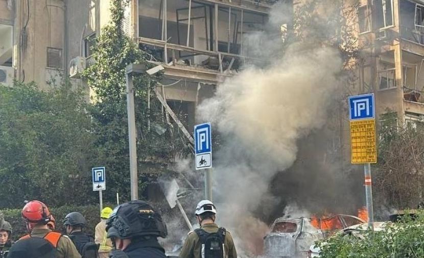 بالصور.. سقوط شظية صاروخية إيرانية في تل أبيب