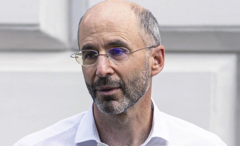 مبعوث أمريكي سابق: ترامب محبط ويغير أهداف الحرب يوميا