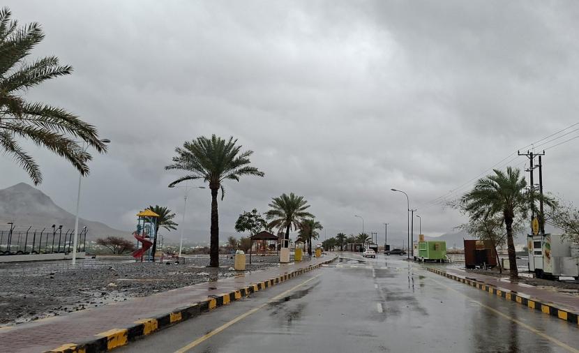 موجة أمطار جديدة تضرب محافظات السلطنة