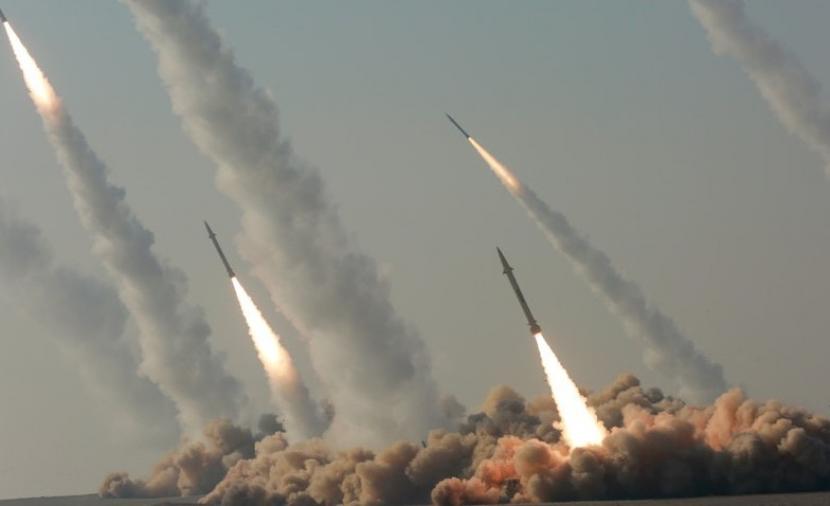 صواريخ إيرانية تثير الهلع في إسرائيل ودوي انفجار ببئر السبع