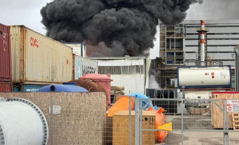 صاروخ عنقودي إيراني يضرب بئر السبع.. وإصابات وشظايا في أكثر من 20 موقعا