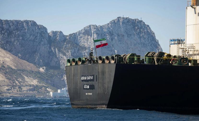 ناقلات نفط إيرانية تنقل 10.5 مليون برميل إلى خارج مضيق هرمز 