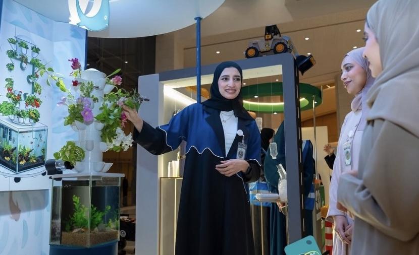 شركة طلابية تبتكر جهاز زراعة مائية ذكي ذاتي التشغيل