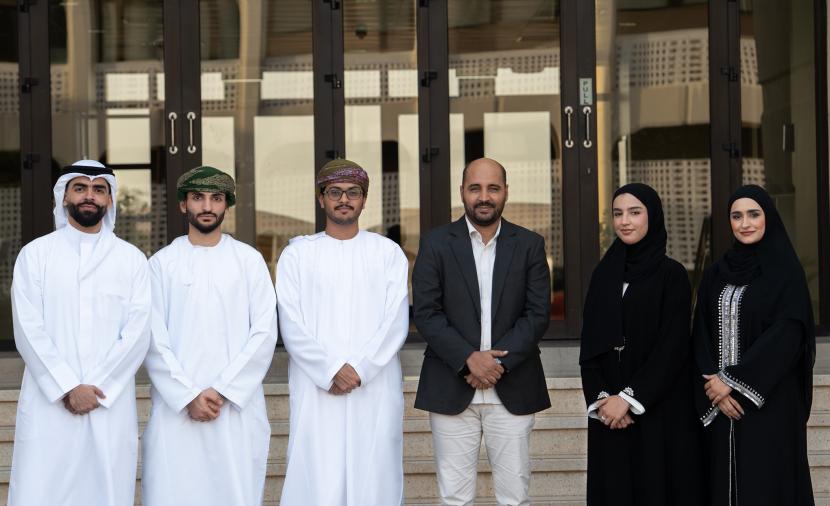 فوز فريق جامعة السلطان قابوس بالمركز الأول إقليميًا في مسابقة البرميل الملكي 