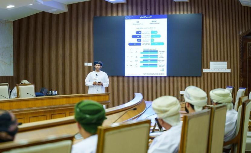 مناقشة أسباب تلوث الهواء في عدد من المواقع بعبري