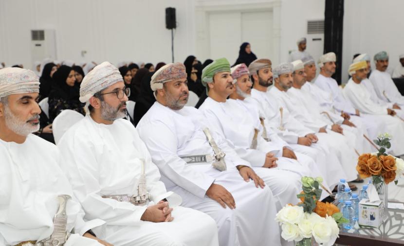 تكريم 219 من الطلبة المجيدين في بهلاء 