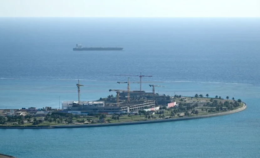 هجمات تقلص إنتاج النفط وتدفقه عبر خط شرق-غرب بالسعودية